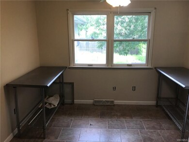 18 Greenwood Cir, North Tonawanda, NY 14120 - photo 2