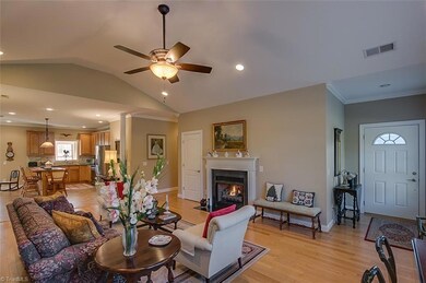 231 Landis Ct unit 14, Asheboro, NC 27203 - photo 4