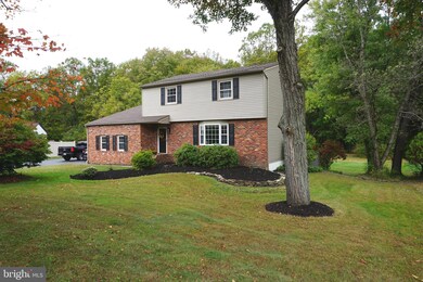 823 Strawberry Ln, Langhorne, PA 19047 - photo 2