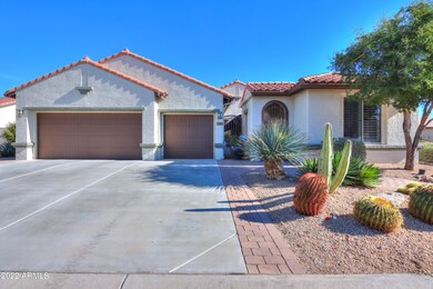 3 car garage w/4ft ext