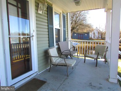 852 Front St, Coatesville, PA 19320 - photo 2