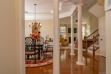 Gorgeous Open Floor plan!