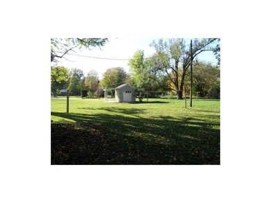 Shed or playhouse. Lots of space for children & pe