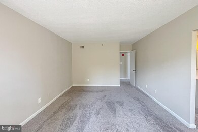 3709 S George Mason Dr unit 213E, Baileys Crossroads, VA 22041 - photo 7