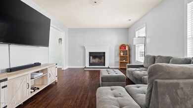 129 Suffolk Cir, Jacksonville, NC 28546 - photo 6