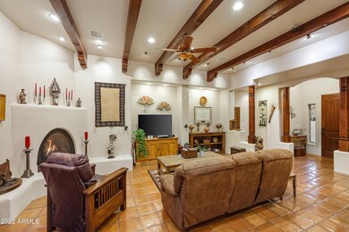 006_Living Room
