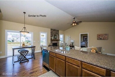 5616 Prairie Grass Dr, Johnston, IA 50131 - photo 3