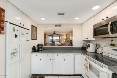 Light, bright kitchen