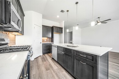 10165 Cabo Del Sol Dr, Cleveland, TX 77327 - photo 4