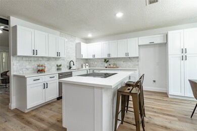 16915 Blackhawk Blvd, Friendswood, TX 77546 - photo 5