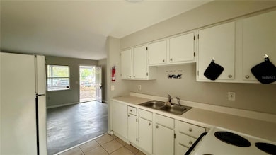 213 Dr Martin Luther King jr Ave, Wildwood, FL 34785 - photo 2