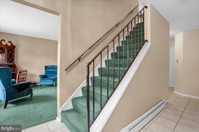 8 Hearthstone Dr, Reading, PA 19606 - photo 2