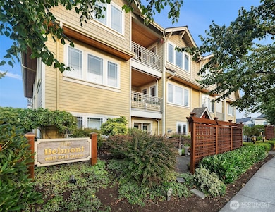 600 Bell St unit 302, Edmonds, WA 98020 - photo 2
