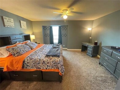 264 Pointe Ln, Raymore, MO 64083 - photo 7