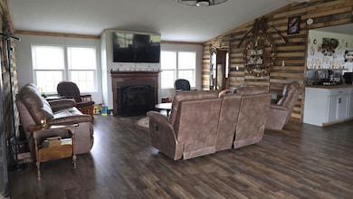 775 E Apache St, Medford, OK 73759 - photo 2