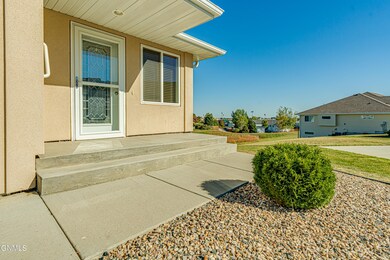 3702CalgaryCt_00056