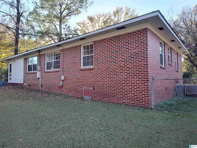 118 S Hammett Ave, Sylacauga, AL 35150 - photo 4