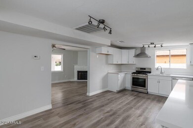 2315 N 27th St, Phoenix, AZ 85008 - photo 2