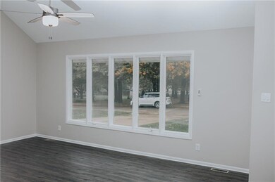 932 Ranchel Dr, Des Moines, IA 50320 - photo 7