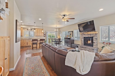 356 SW Bayou Place, Grants Pass, OR 97526 - photo 3