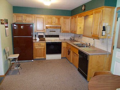 3225 Suburban Ln, Erie, PA 16506 - photo 5