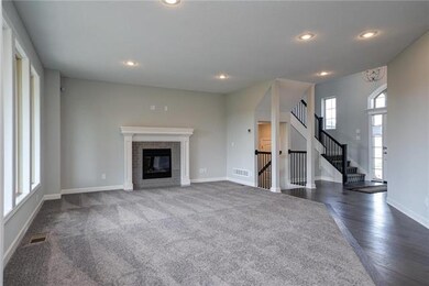 4426 SW Amethyst Dr, Lee's Summit, MO 64082 - photo 5