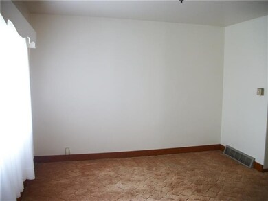 LARGE DINING ROOM OFF KITCHEN