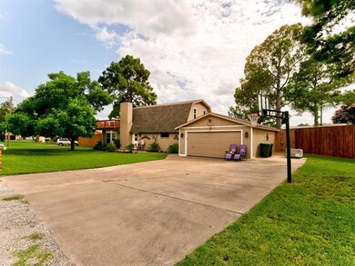 4200 Chaparral Ct, Granbury, TX 76049 - photo 2