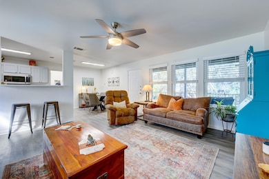 358 Shady Bluff Dr unit B, Wimberley, TX 78676 - photo 2