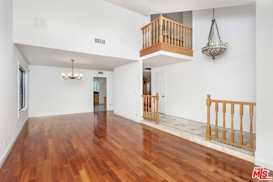 13031 Magnolia Blvd, Sherman Oaks, CA 91423 - photo 5