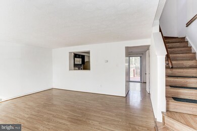 7462 Wounded Knee Rd, Lorton, VA 22079 - photo 4