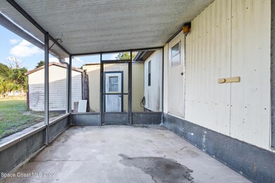 Screened Front Entry