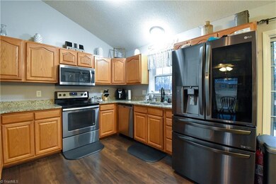 467 Sawyersville Rd, Asheboro, NC 27205 - photo 4