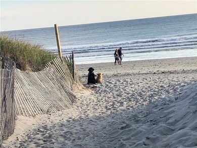 386 Green End Ave unit 4, Middletown, RI 02842 - photo 3