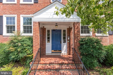 4811 29th St S unit A2, Arlington, VA 22206 - photo 2