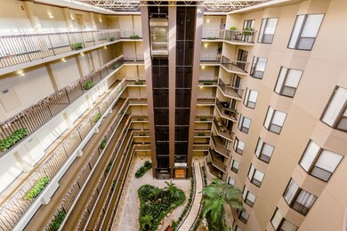 CENTER ATRIUM: