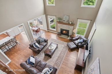 76 Landon Cir, Wheaton, IL 60189 - photo 6