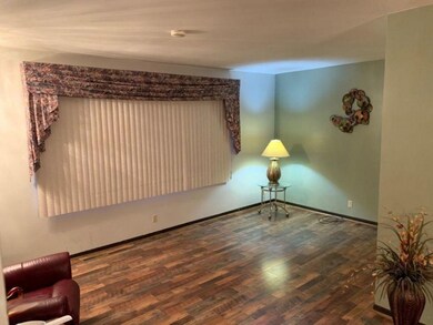 5 - Living Room