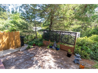 1600 Rhododendron Dr unit 155, Florence, OR 97439 - photo 3