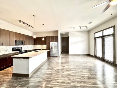 5454 Washington Ave unit 2313, Houston, TX 77007 - photo 2