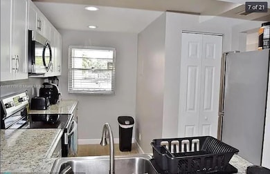 9230 Lagoon Place unit 215, Davie, FL 33324 - photo 7