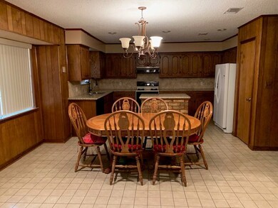 2817 El Camino St, Bay City, TX 77414 - photo 2