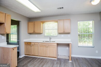 851 Plumbridge Ct, Lithonia, GA 30058 - photo 4