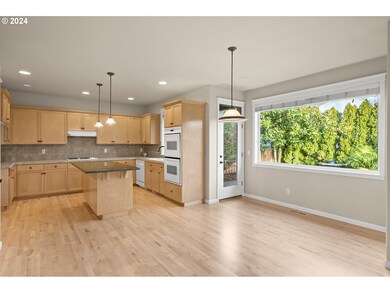 1352 S Maple St, Canby, OR 97013 - photo 4