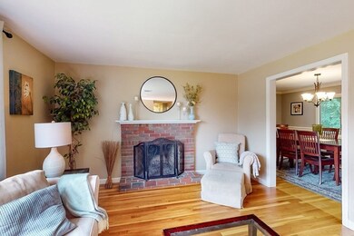 11 Stagecoach Rd, Medfield, MA 02052 - photo 4