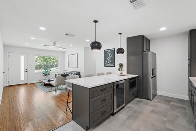 4605 Chrystell Ln, Houston, TX 77092 - photo 5