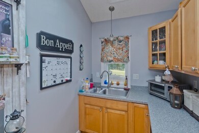 101 Nelson St, West Springfield, MA 01089 - photo 6