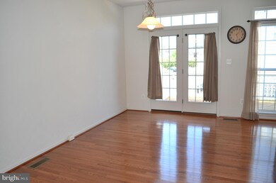 2212 Merseyside Dr unit 73, Woodbridge, VA 22191 - photo 7