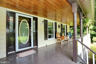 8218 Seven Pines Ln, Waldorf, MD 20603 - photo 2