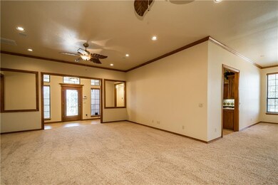 9215 Fendrych Dr, Oklahoma City, OK 73165 - photo 5